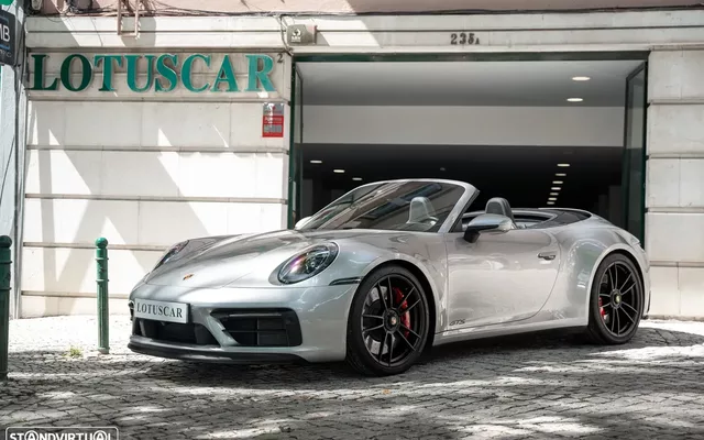 Porsche 911 (992) Carrera 4 GTS PDK