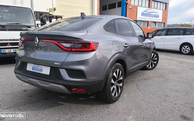 Renault Arkana 1.6 E-Tech Business