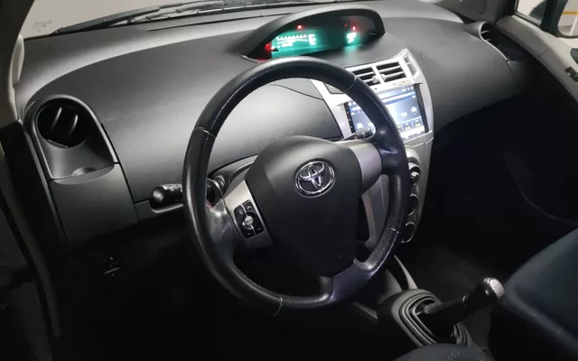 Toyota Yaris 1.0 VVT-i AC Manual