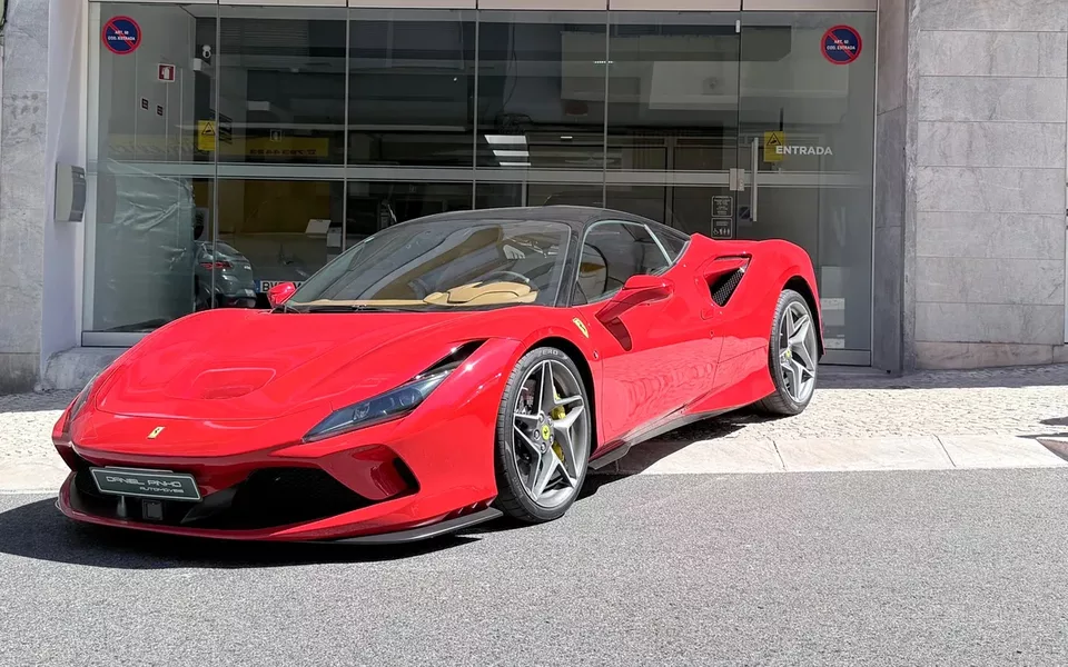 Ferrari F8 Tributo 3.9 Twin-Turbo V8