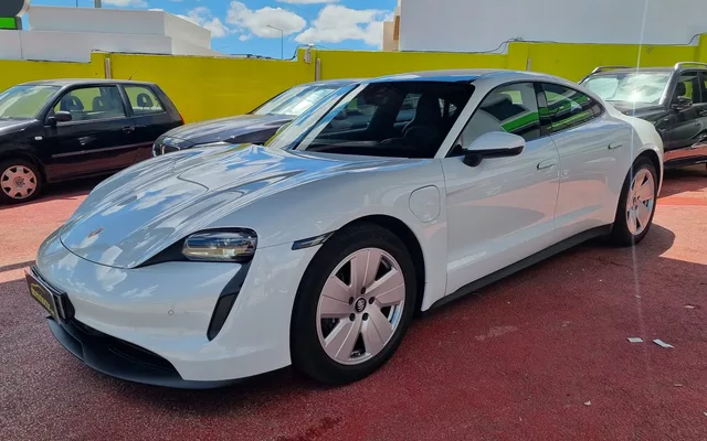 Porsche Taycan Standard