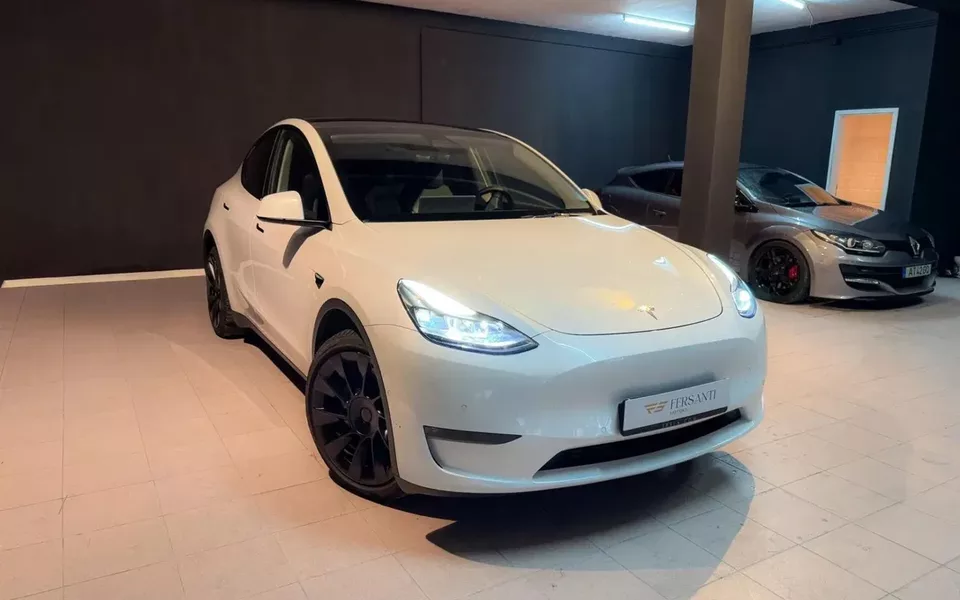 Tesla Model Y Long Range Dual Motor AWD