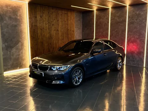 BMW 320 e Line Sport Auto