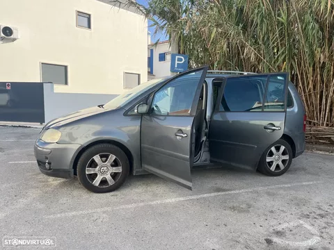 VW Touran 1.9 TDi Highline 7L