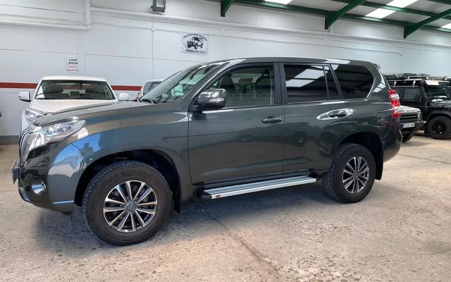 TOYOTA Land Cruiser Land Cruiser D-4D GX