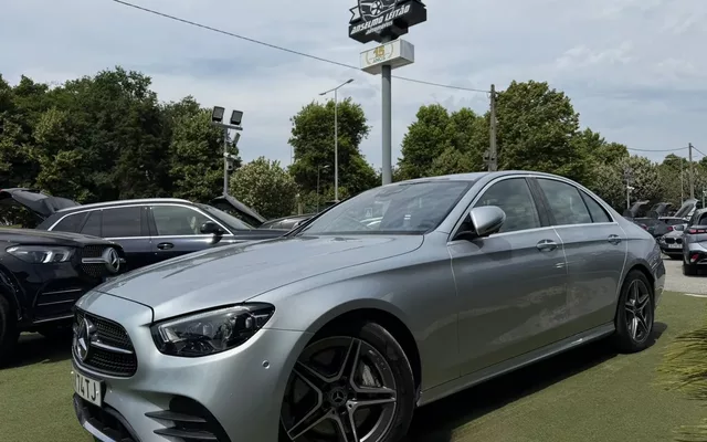 Mercedes-Benz E 300 e AMG Line