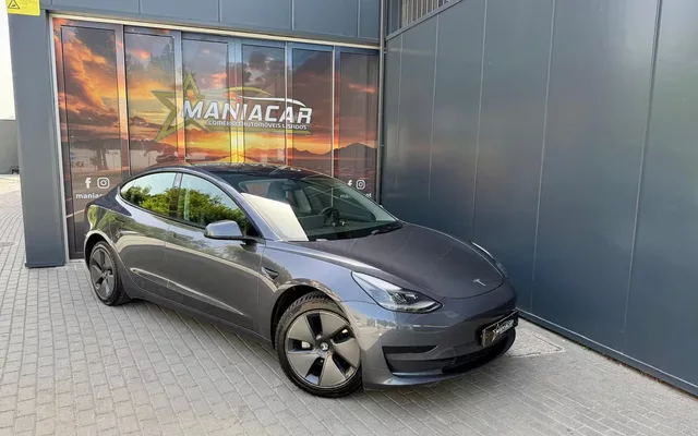 Tesla Model 3 Standard Range Plus RWD