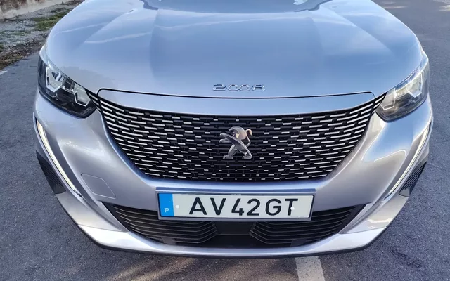 Peugeot e-2008