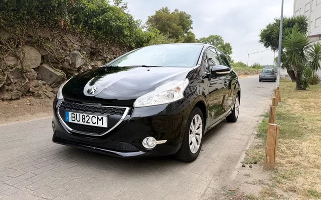 Peugeot 208 PureTech 82 Allure