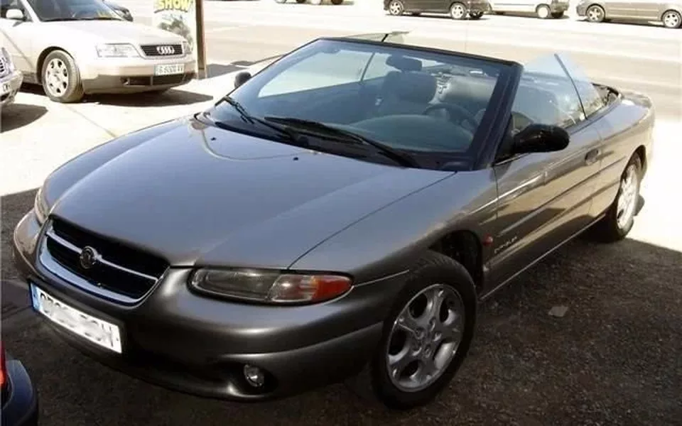 CHRYSLER Stratus CHRYSLER Stratus Descapotable 133cv Manual de 2 Puertas - 4900€ en Sant fruitos de vages barcelona.