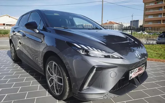 MG MG4 64 kWh Luxury