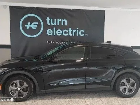 Ford Mustang Mach-E 75.7 kWh Base