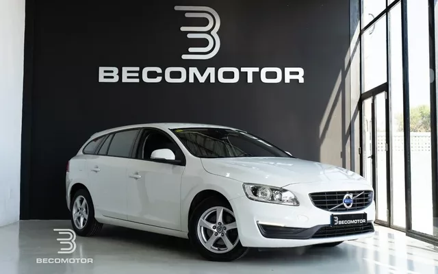 VOLVO V60 V60 D2 Momentum 120