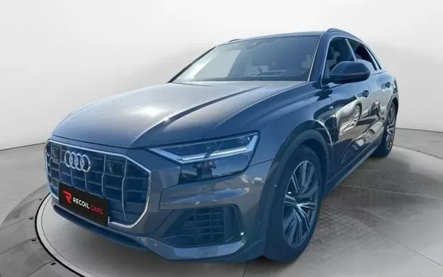AUDI Q8 S Line