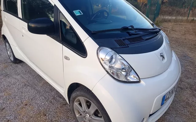 Peugeot iOn Standard