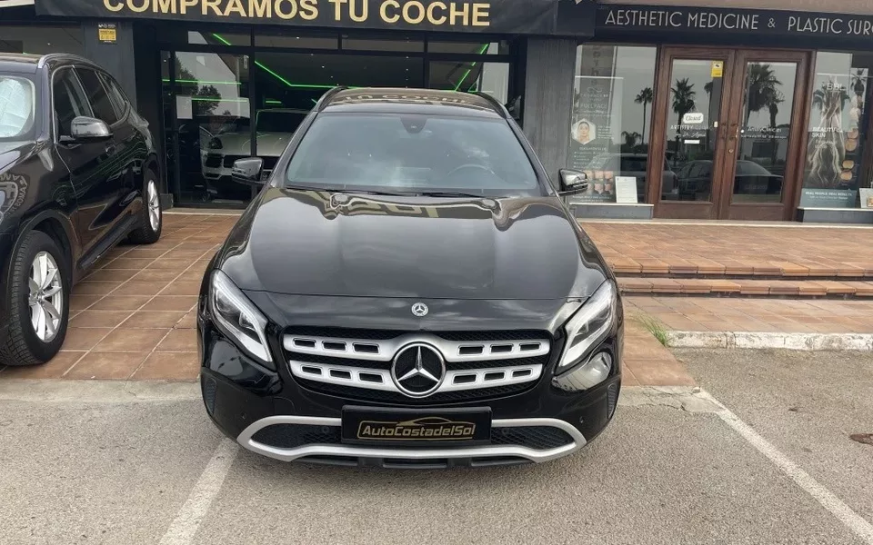 MERCEDES-BENZ Clase GLA GLA 180 7G-DCT