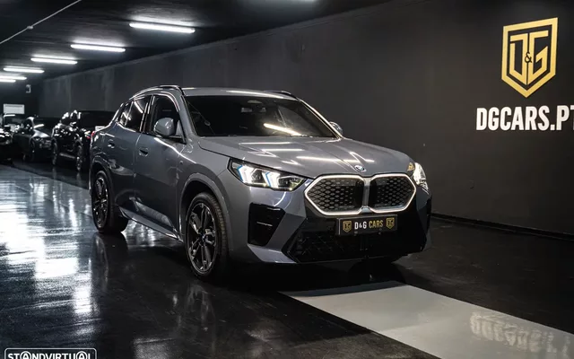 BMW iX2 eDrive20 Pack Desportivo M
