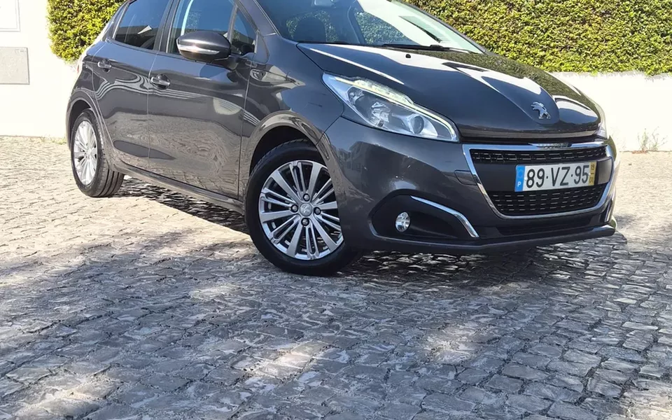 Peugeot 208 1.2 PureTech Signature