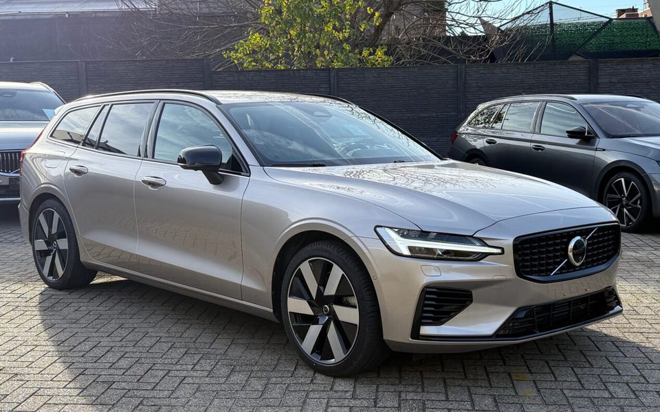 Volvo V60 T6 Recharge AWD Plus Dark