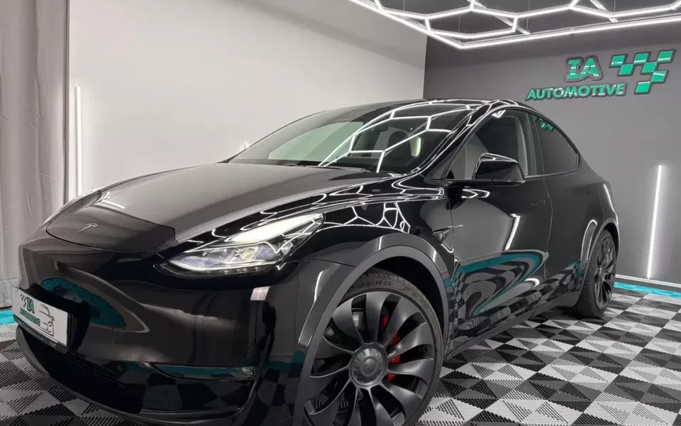 Tesla Model Y Performance Dual Motor AWD