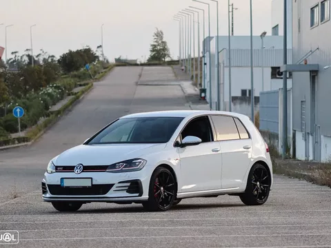 VW Golf 2.0 TSI GTI DSG Performance