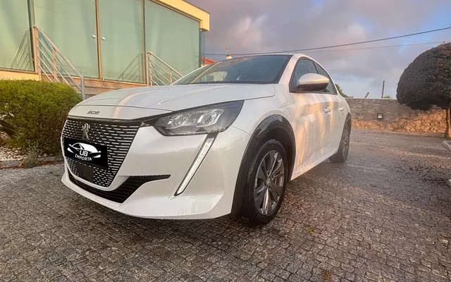 Peugeot e-208 Allure Pack