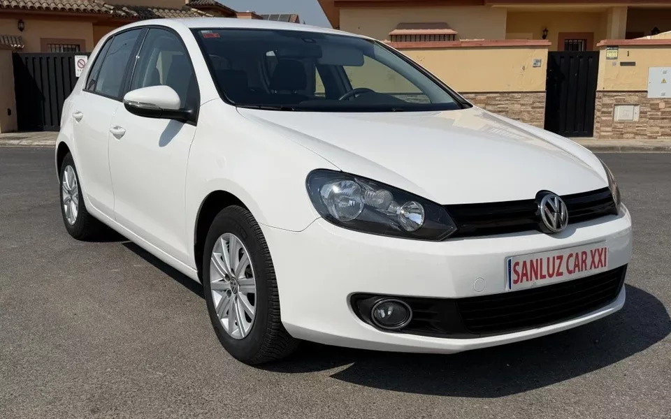 VOLKSWAGEN Golf Golf 1.6TDI CR Bluemotion Last Ed. 105 - 8299€ en Coria del rio