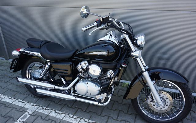 Honda Shadow 125 VT Silvertail