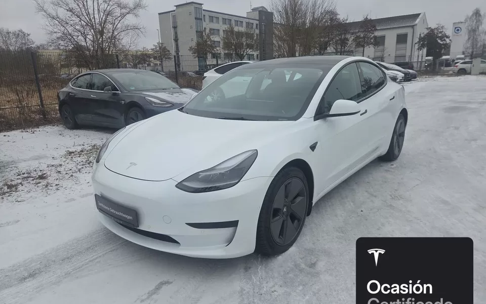 TESLA Model 3 Rear-Wheel Drive