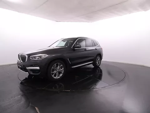 BMW X3 30e xDrive / Cam. Traseira / Estofos em Pele / Teto Panoramico de Abrir / GPS / LED
