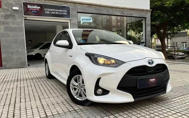 TOYOTA Yaris Yaris 120H 1.5 Business Plus