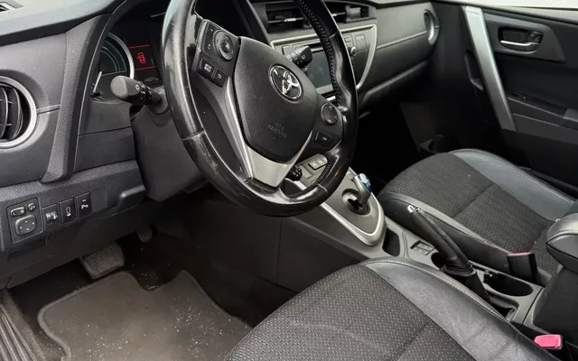Toyota Auris 1.8 HSD Comfort