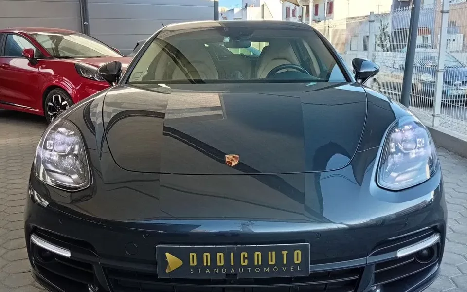 Porsche Panamera Sport Turismo 4 E-Hybrid Platinum Edition
