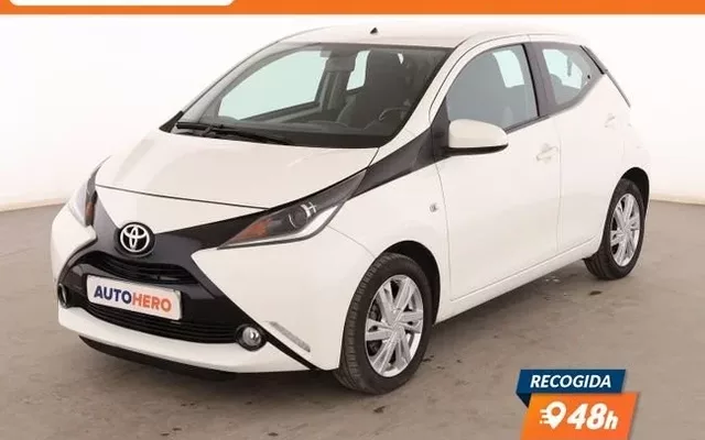 TOYOTA Aygo 1.0 X-Play