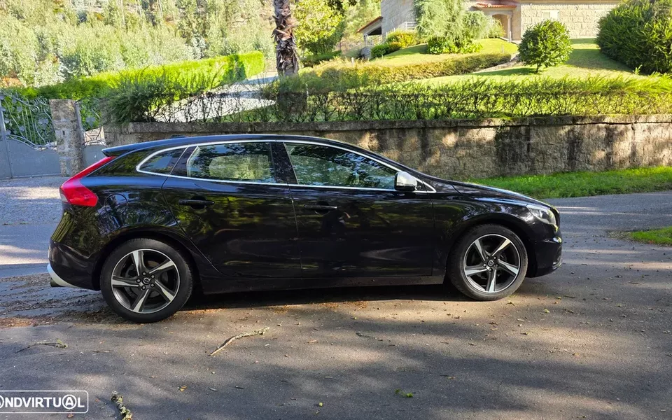Volvo V40 D2 R Design