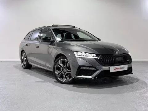 SKODA Octavia Octavia Combi 2.0 TSI RS DSG 180kW