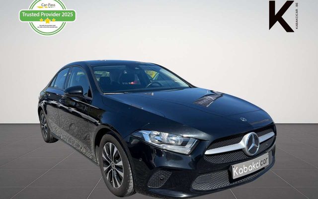 Mercedes-Benz A 180 A 180 d Business / Navi / Caméra / Attache Remorque