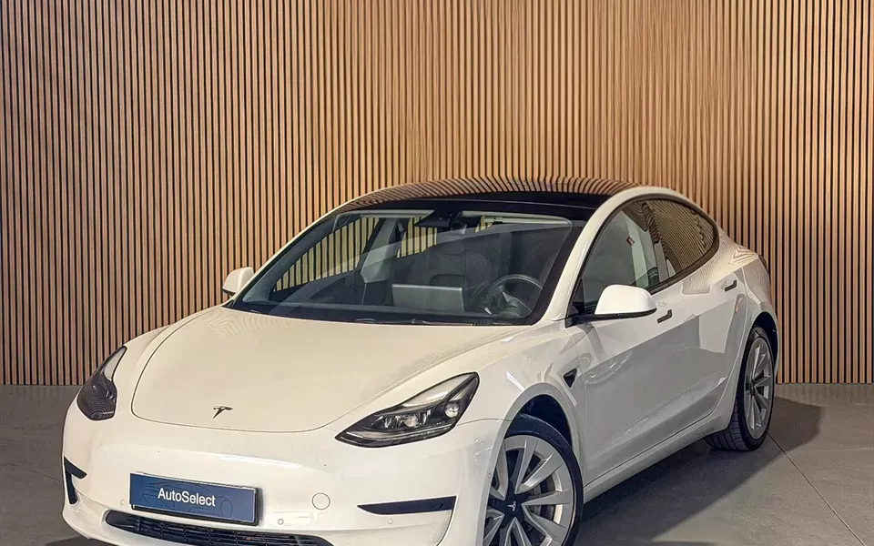 Tesla Model 3 Standard Range Plus RWD