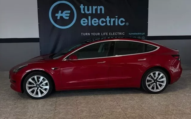 Tesla Model 3 Standard Range Plus RWD