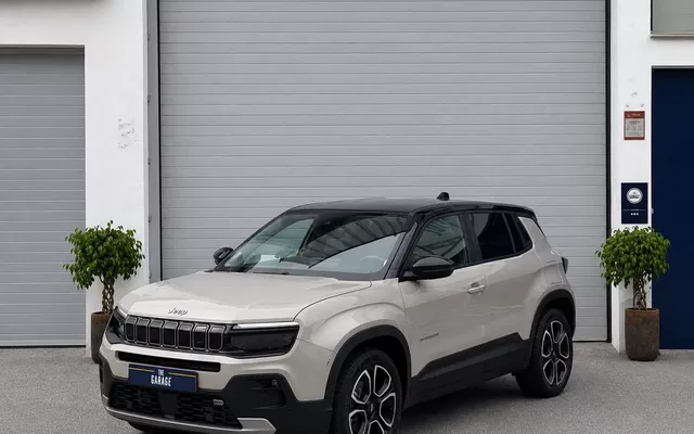 Jeep Avenger 54 kWh Summit Plus