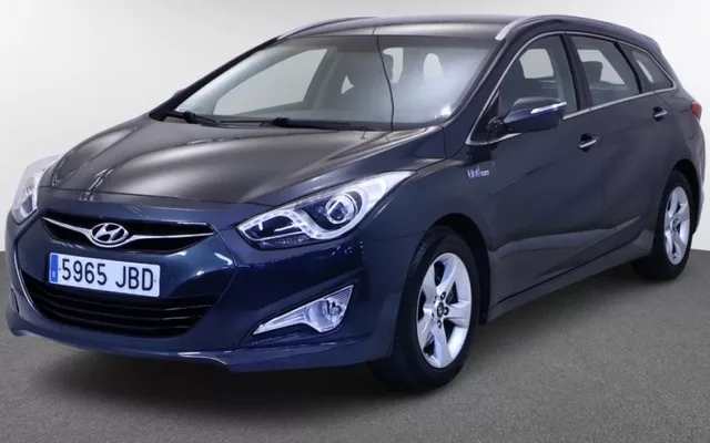 Hyundai I40 familiar 1.7 CRDI 136HP BLUEDRIVE TECNO XENON SKY 5P