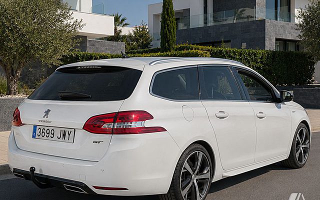 PEUGEOT 308 308 SW 2.0BlueHDi S&S GT EAT8 180