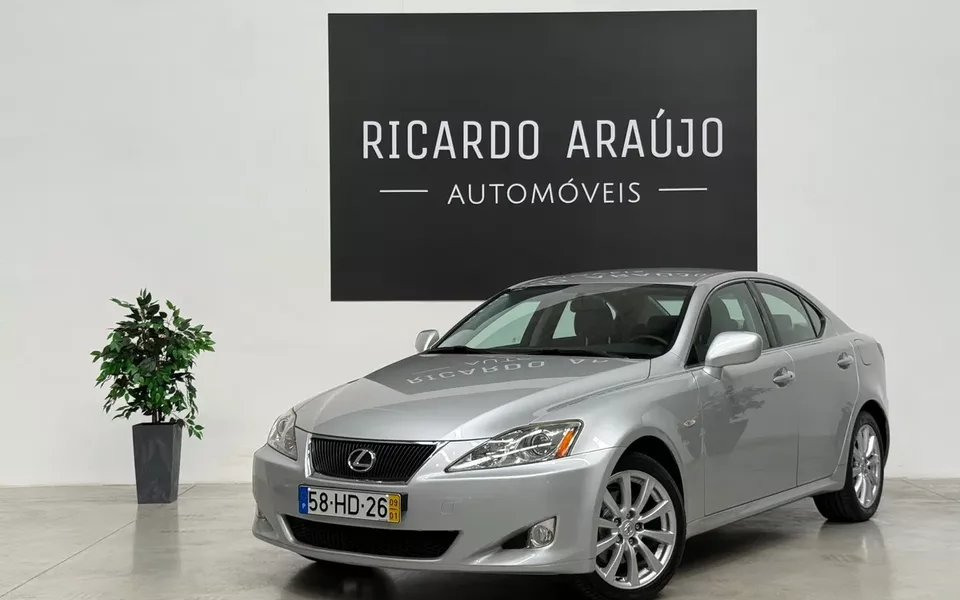 Lexus IS 220 d P.Luxury 4D