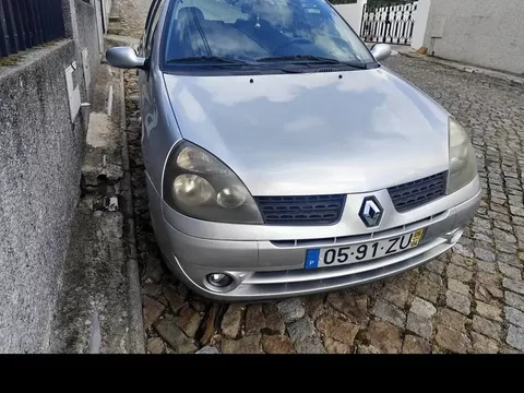 Renault Clio 1.2 16V Privilège Luxe