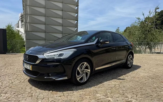 Citroën DS5 2.0 HDi Hy4 So Chic CMP6 88g