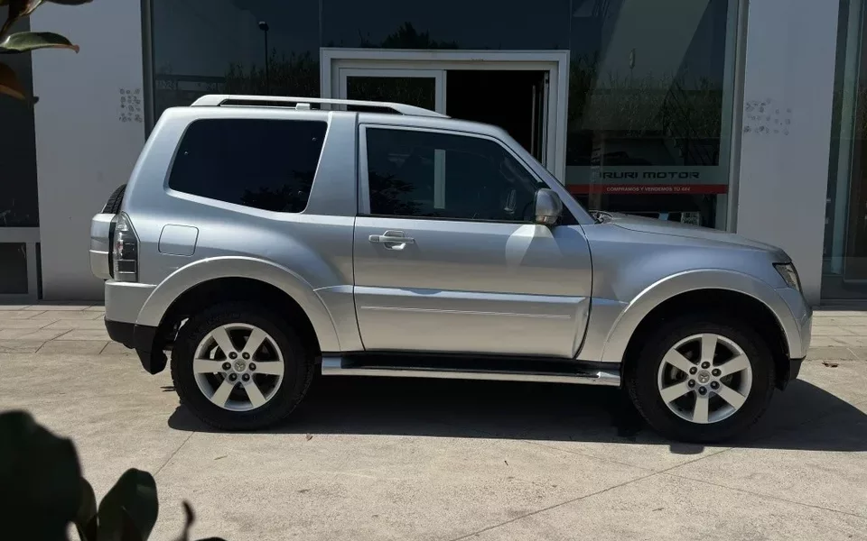 MITSUBISHI Montero Montero 3.2DI-D Intense