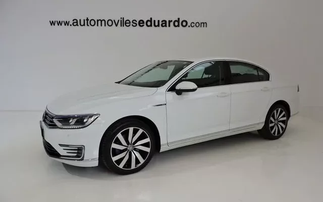 VOLKSWAGEN Passat 1.4 TSI DSG GTE