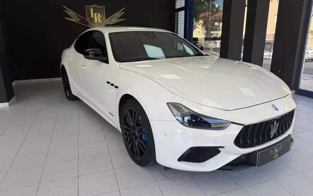 Maserati Ghibli GT Hybrid