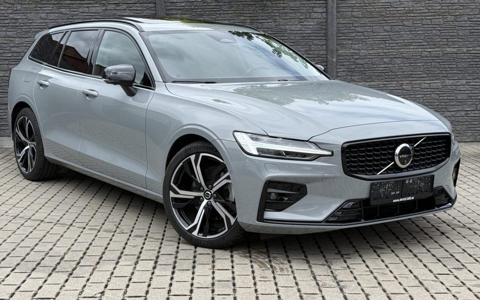 Volvo V60 B4 Plus Dark Automaat