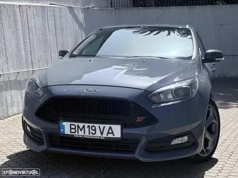 Ford Focus 2.0 EcoBoost ST c/ Pack Pele Desportiva